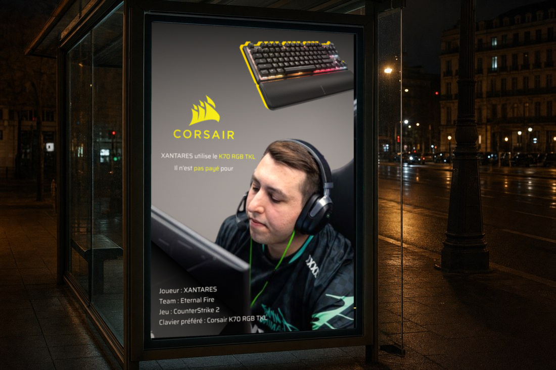Abribus parisien de nuit portant l'affiche XANTARES